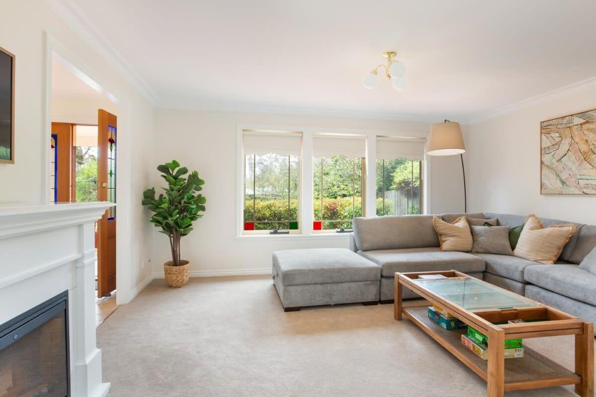 Stunning Katoomba Home With Lush Garden&Playground Экстерьер фото