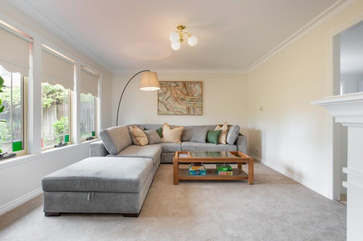Stunning Katoomba Home With Lush Garden&Playground Экстерьер фото