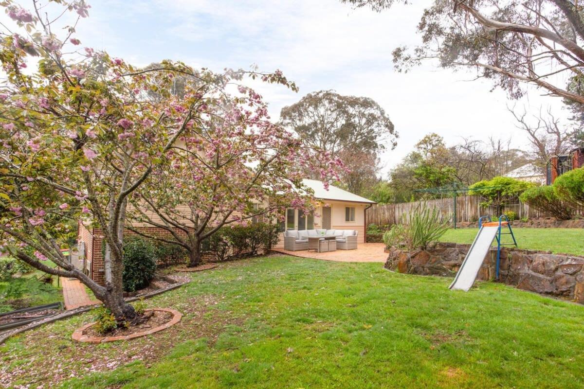 Stunning Katoomba Home With Lush Garden&Playground Экстерьер фото